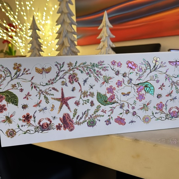 Dior Large Decorative Box - Floral Design with Tissue Paper & Ribbon - Picture 5 of 12